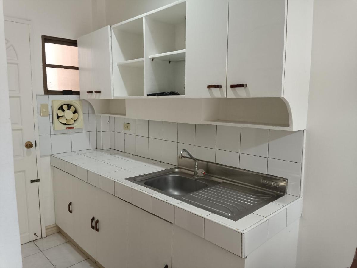 Golden Belle Apartelle And Suites Davao City Buitenkant foto