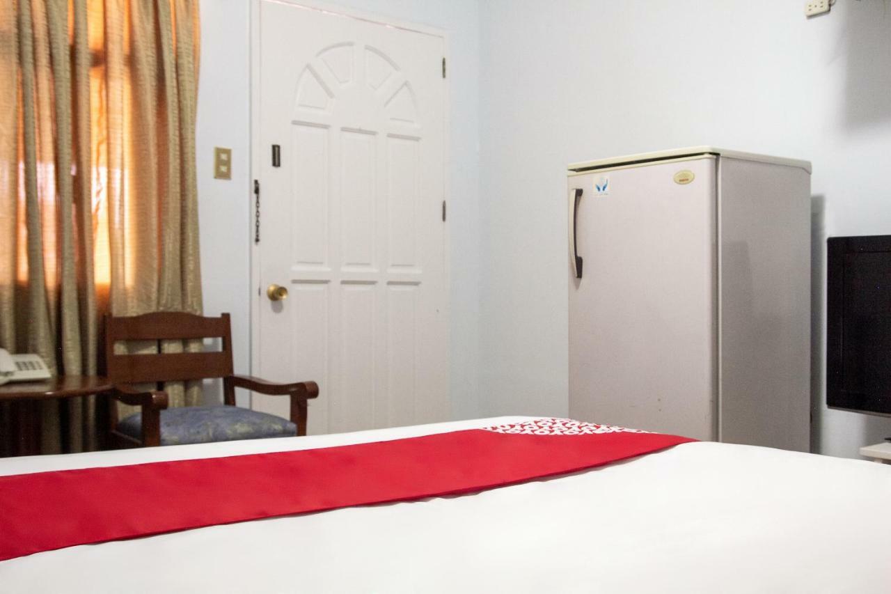 Golden Belle Apartelle And Suites Davao City Buitenkant foto