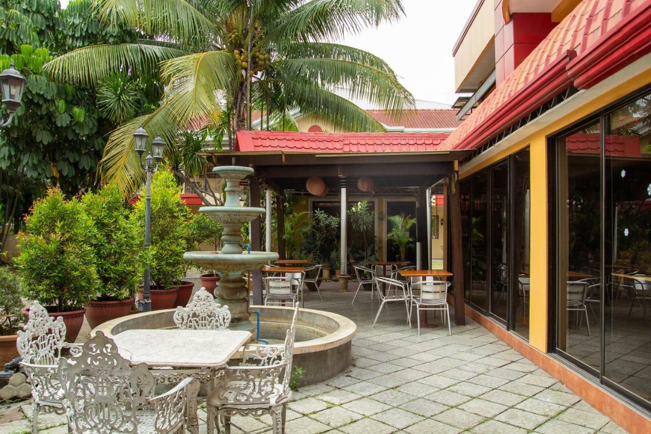 Golden Belle Apartelle And Suites Davao City Buitenkant foto